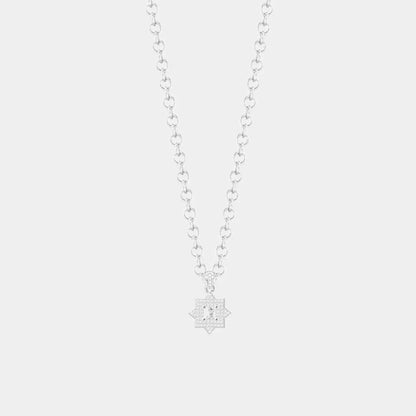 ZELLIJ - Collier en argent 925 recyclé avec un pendentif en forme de zellige marocain, entièrement serti d'oxyde de zirconium.